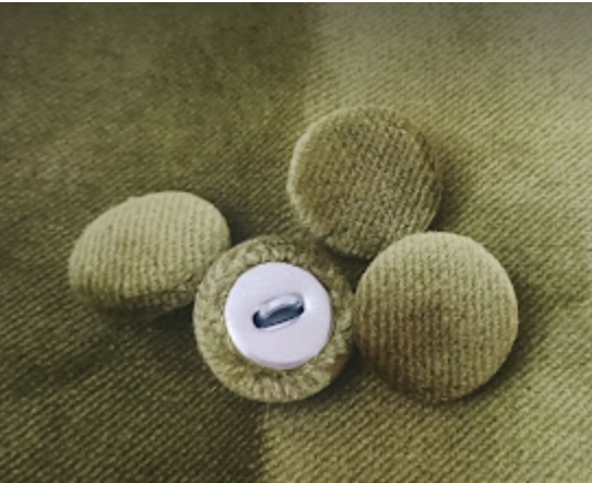 Samt Olive 24